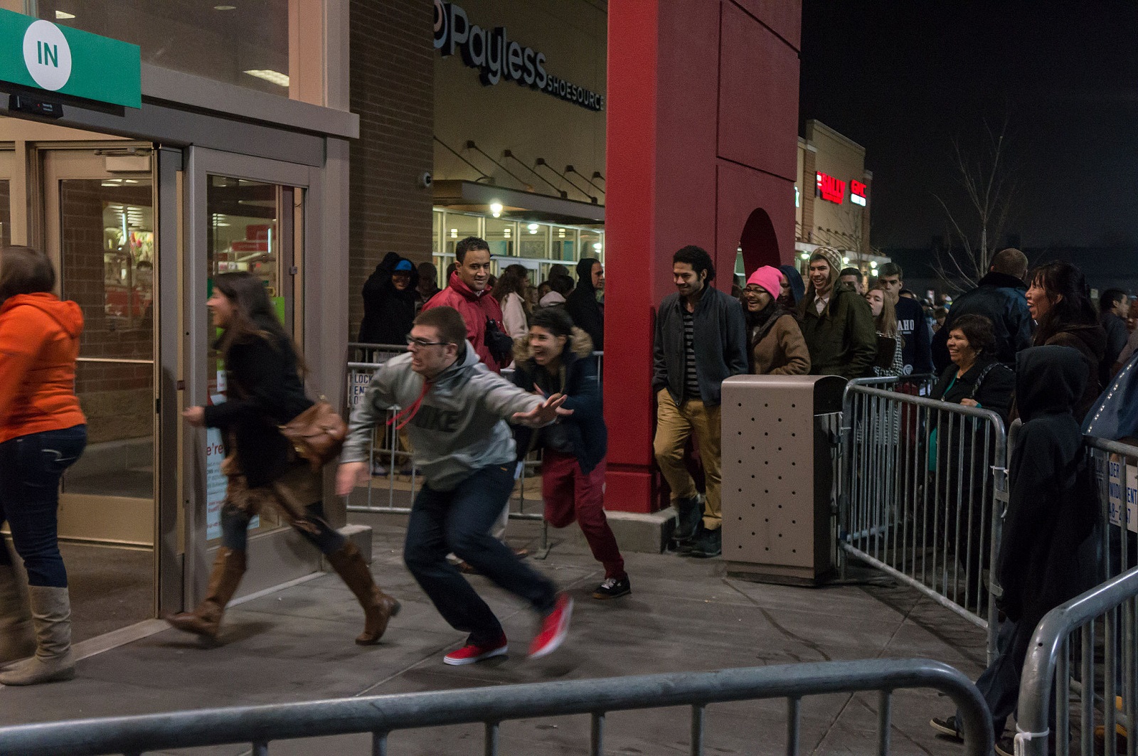 Are Malls Open All Night Black Friday